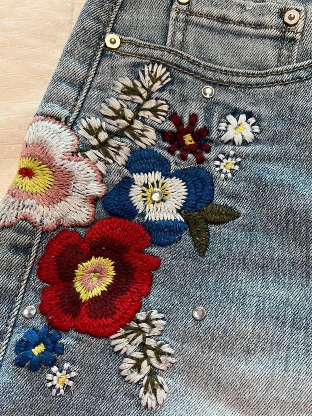 Indigo Rein Embroidered
Denim Shorts Raw Hem Festival Boho - Picture 4 of 10